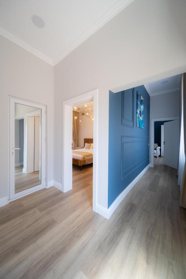 Bluesky Ultra-Central Premium Apartment Oradea Exterior photo